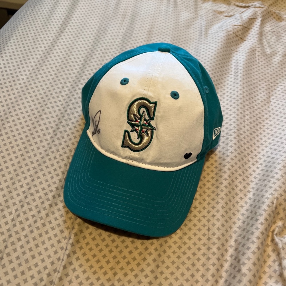 New Era Seattle Mariners Baseball Hat Signed